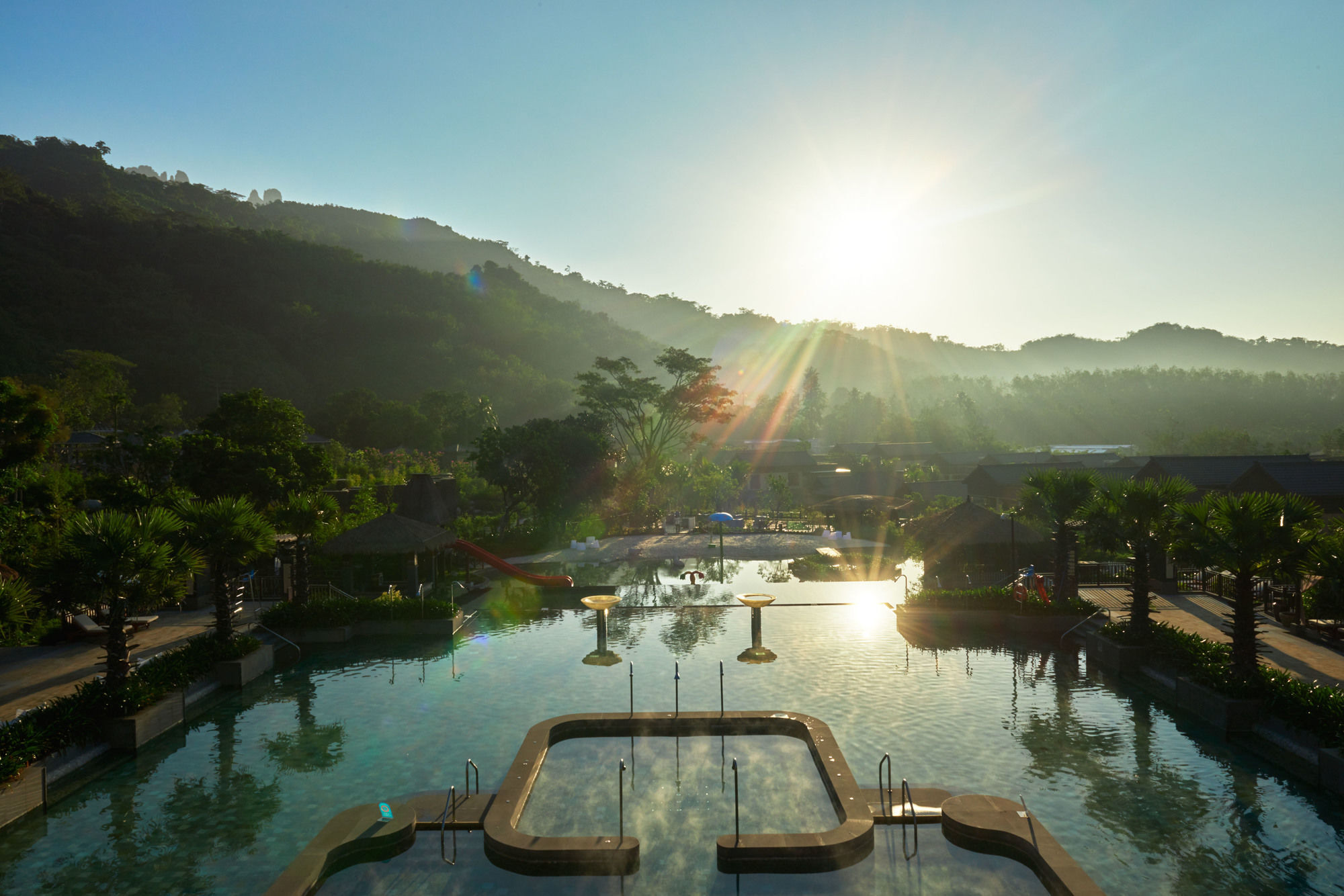 Doubletree Resort By Hilton Hotel Hainan - Qixianling Hot Spring Baoting Bagian luar foto